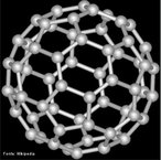 Os fulerenos so a terceira forma mais estvel do carbono, aps o diamante e o grafite. Foram descobertos recentemente (1985), tornando-se populares entre os qumicos, tanto pela sua beleza estrutural quanto pela sua versatilidade para a sntese de novos compostos qumicos. Foram chamados de "buckminsterfullerene" em homenagem ao arquiteto R. Buckminster Fuller que inventou a estrutura do domo geodsico, devido  semelhana, da advindo a denominao antiga desta forma de carbono. <br/><br/> Palavras-chave: Fulereno. Carbono.  Aalotropia. Qumica do carbono.